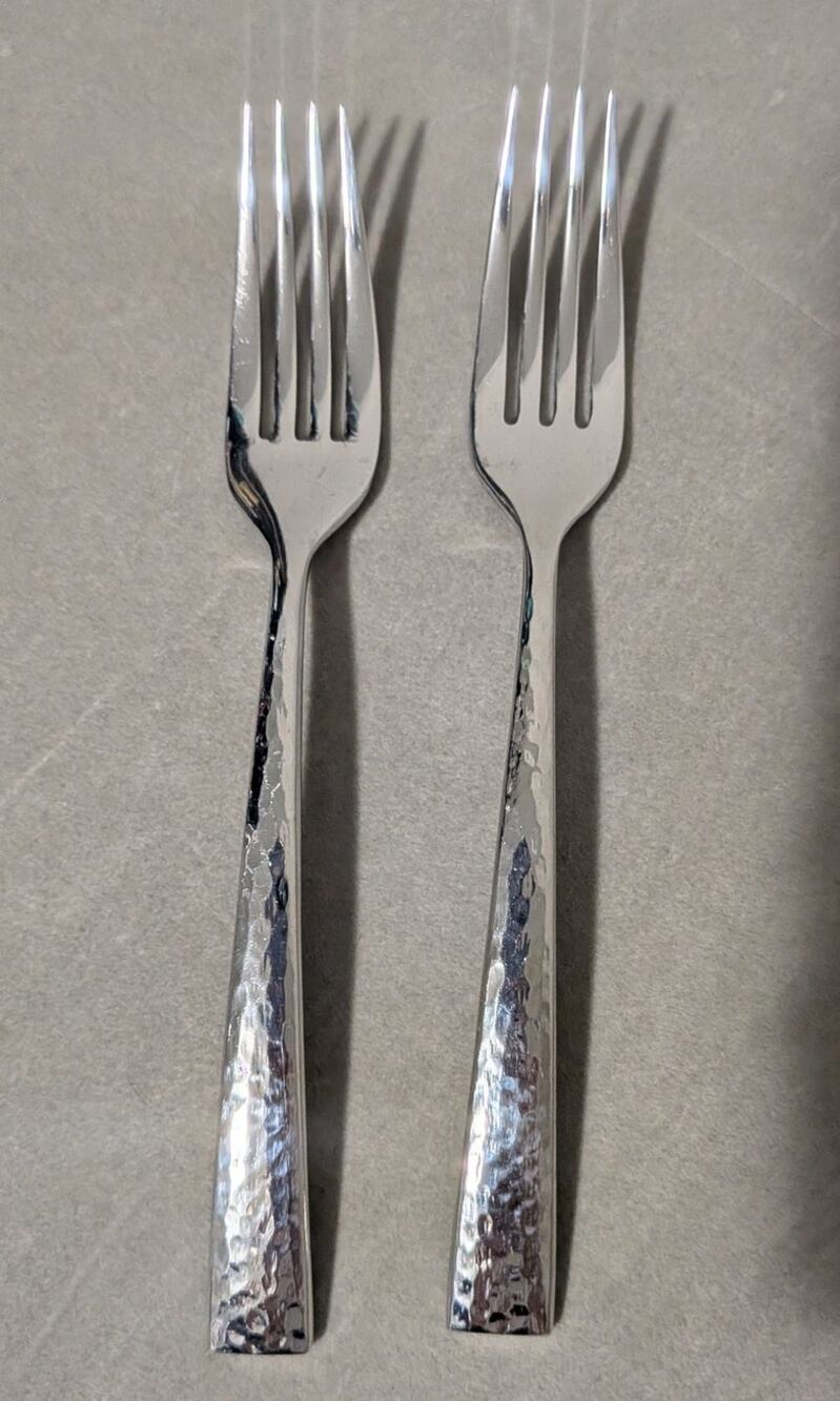 Pair of 2 Oneida Cabria 18/10 Stainless Steel Salad Forks 7" Hammered Glossy